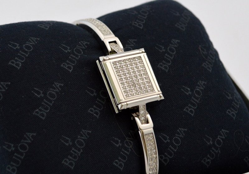 Bulova - 1